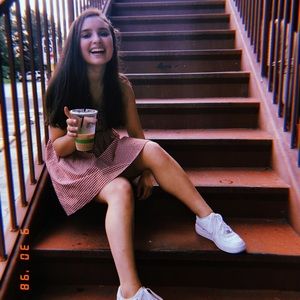 Meet your Posher, Sofia